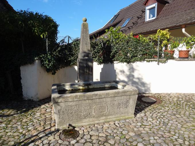 Ellengurt Auggen: Laufbrunnen