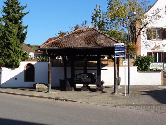 Hauptstrae Auggen: Alte Traubenkelter