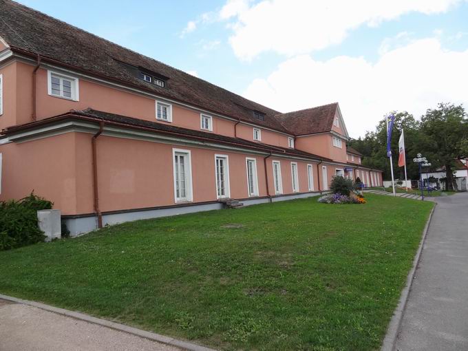 Bild > Haus des Gastes Bad Dürrheim Südansicht