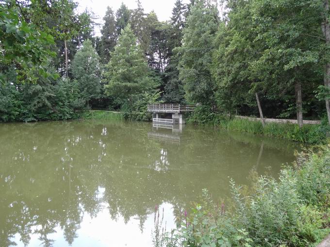 Salinensee: Wehr mit Aussichtsterrasse