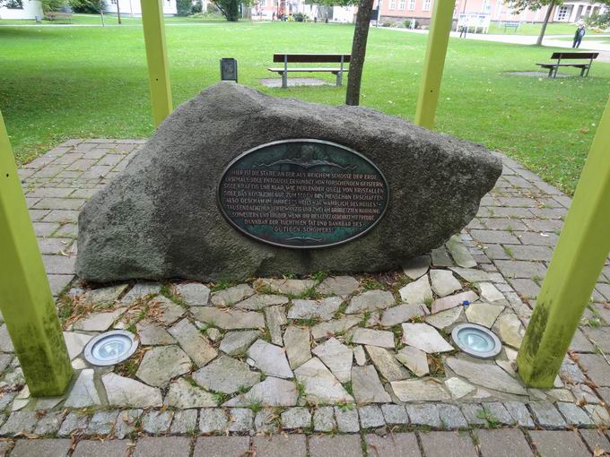 Sohle Fundbohrloch Bad Drrheim: Gedenkstein