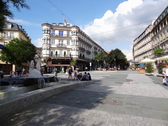 Brunnen Leopoldsplatz Baden-Baden
