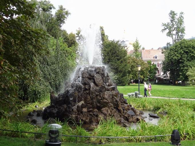 Lichtentaler Allee Baden-Baden: Steinbrunnen