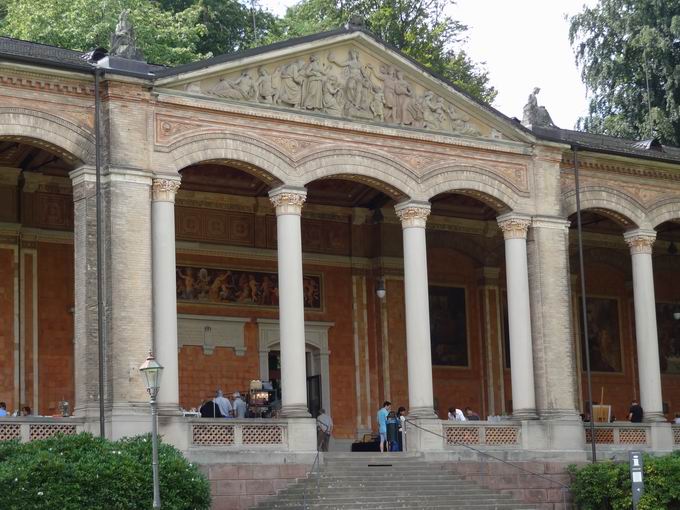 Trinkhalle Baden-Baden: Eingang Wandelhalle