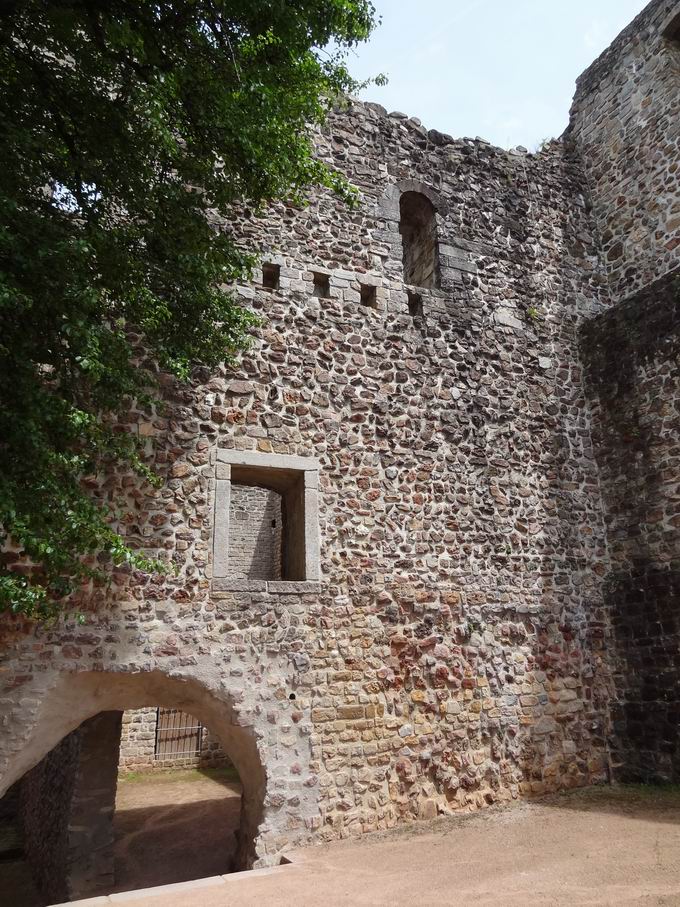 Burg Badenweiler: Ostwand Palas