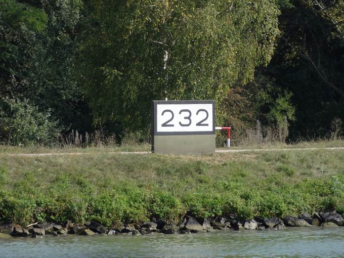 Rhein Breisach: Kilometer 232