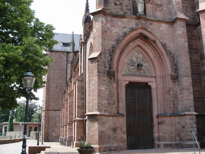 Portal Kirche St. Peter und Paul Bhl