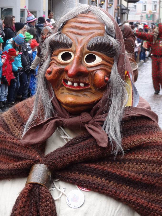 Maske Kruterweible Narrenzunft Brochenzell