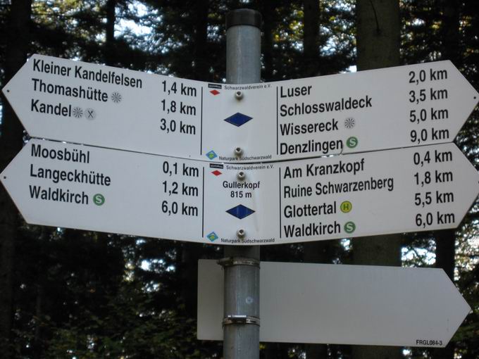 Wegweiser im Schwarzwald
