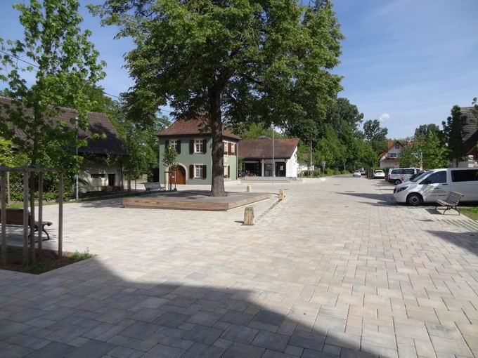 Dorfplatz in Offnadingen