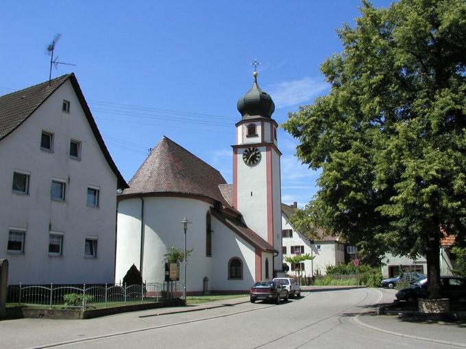 Ostansicht Kirche Heilig Kreuz Offnadingen