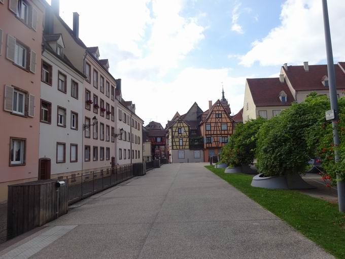 Südseite des Place du 2-Février in Colmar