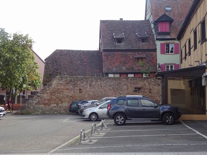 Stadtmauer an der Rue de l`Enceinte in Colmar