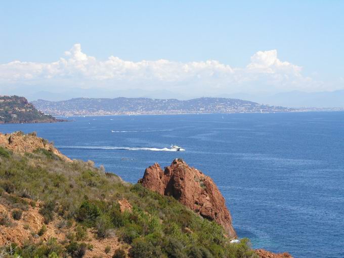 Anthor: Pic du Cap Roux Blick Cannes