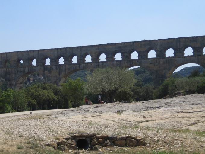 Pont du Gard: Obere Ebene