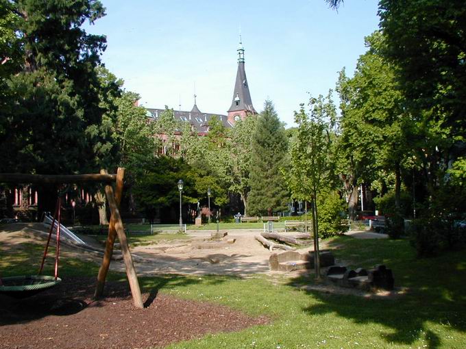 Ludwig-Aschoff-Platz