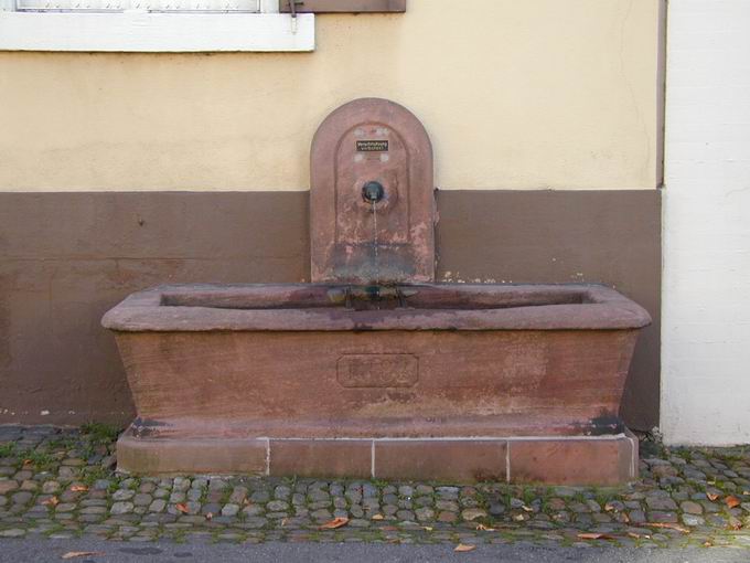 Brunnen Pfarrhaus Herdern