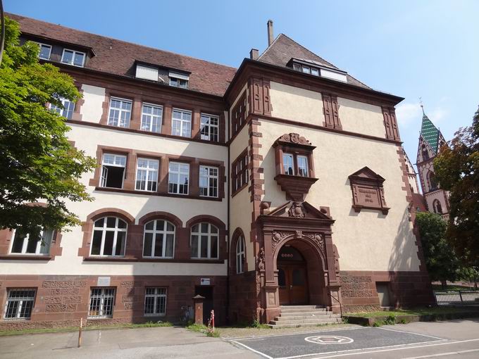 Hebelschule Freiburg Eingangsportal