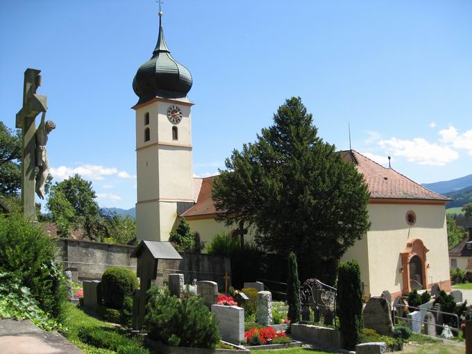 Pfarrkirche St. Hilarius Nordansicht