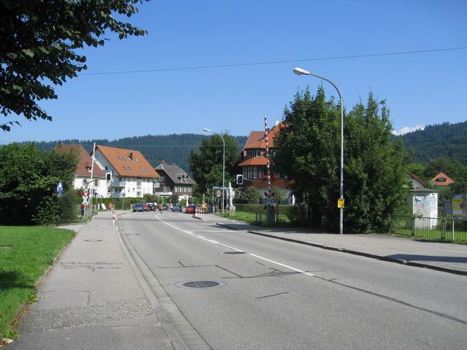 Lindenmattenstrae Littenweiler: Bahnbergang