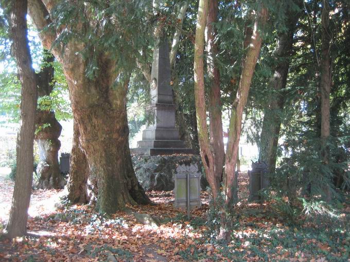 Obelisk Denkmal Alter Friedhof