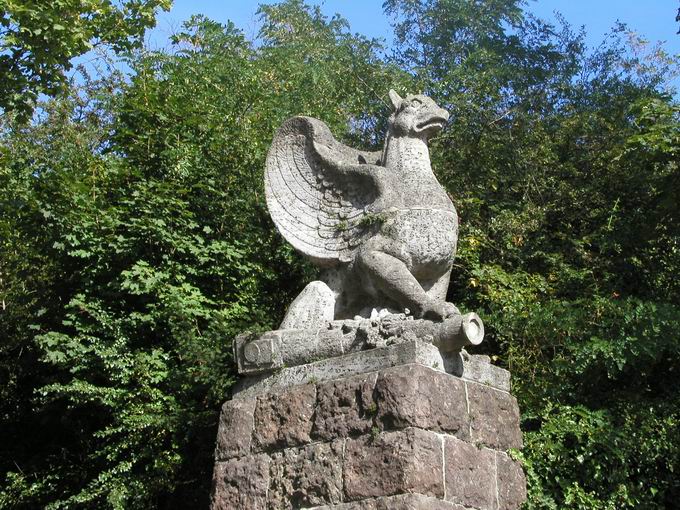 Greif Gefallenendenkmal Kanonenplatz Freiburg