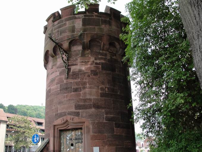 Linker Turm Schwabentorbrcke