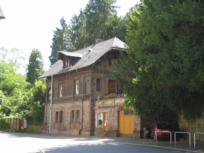 Schweizer Chalet Freiburg vor der Sanierung