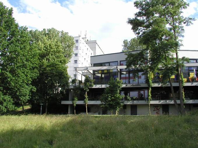 Stusiebar Westansicht Studentensiedlung Seepark