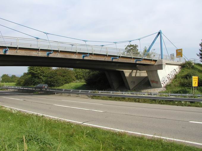 Kreisstraße 4917: Fahrradbrücke über B3