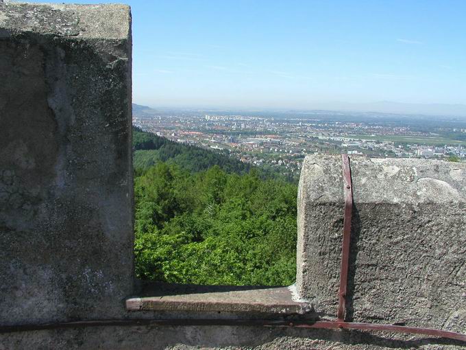 Zhringer Burg: Blick Zinnen Freiburg