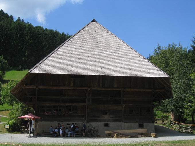 Vogtsbauernhof: Ostansicht Falkenhof