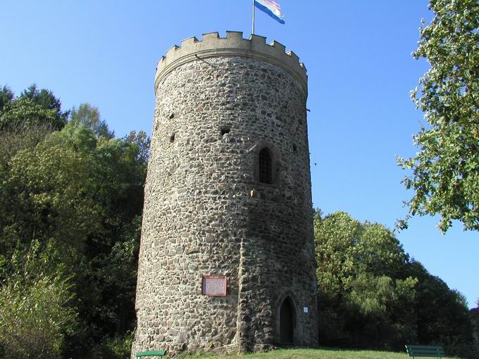 Burg Husen