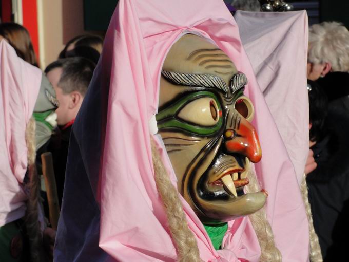 Maske Dorfhexe Hausen im Wiesental