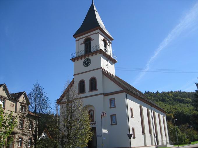 Kirche St. Hilarius Bleichheim: Westansicht