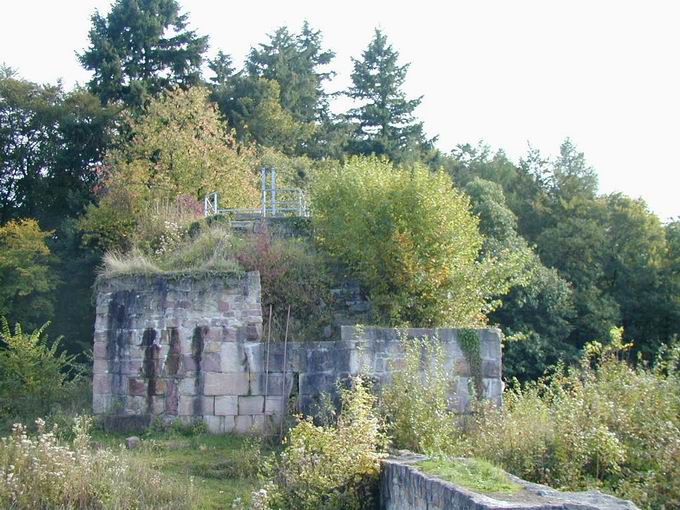 Bergfried Kirnburg