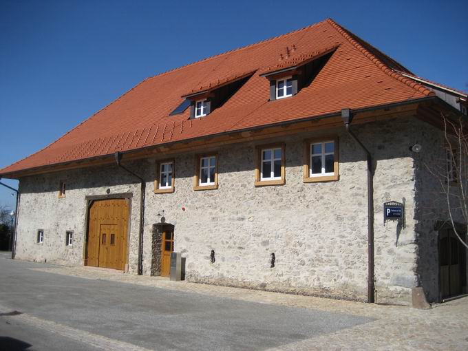 Gasthof Zum Raben Horben: Sdansicht