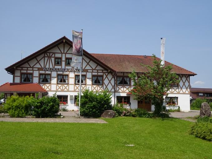 Sdansicht der Winzergenossenschaft Waldulm