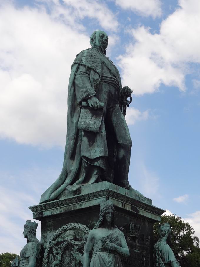 Statue Groherzog-Karl-Friedrich-Denkmal
