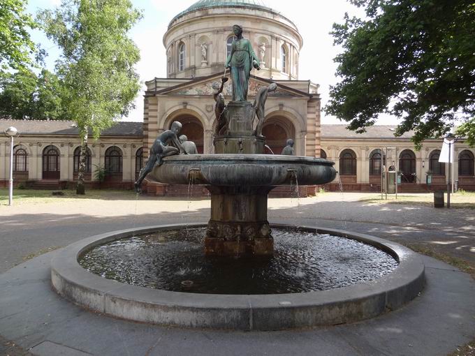 Hygieia-Brunnen Karlsruhe