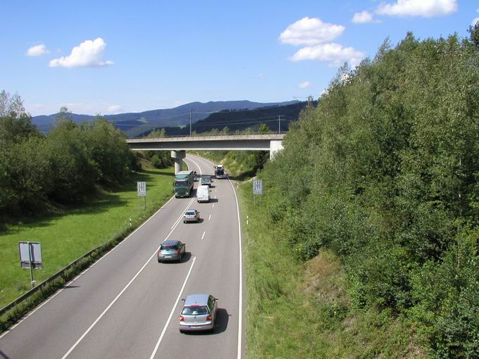 Bundesstrae B31 bei Kirchzarten Himmelreich