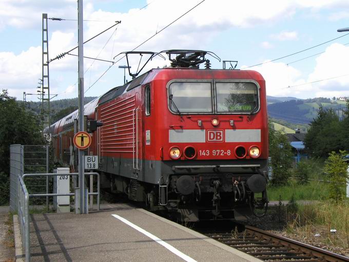 Bahnhof Himmelreich: Lok DB 143 972-8