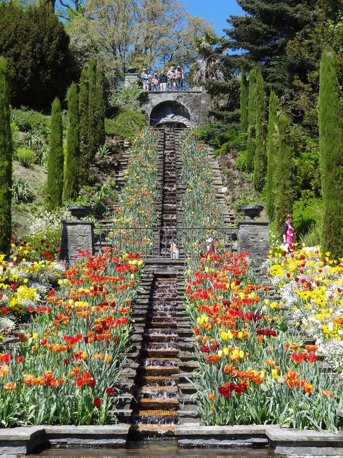 Italienische Blumen-Wassertreppe Mainau