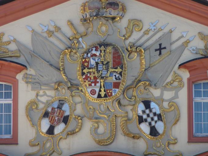 Wappen Westgiebel Schloss Mainau