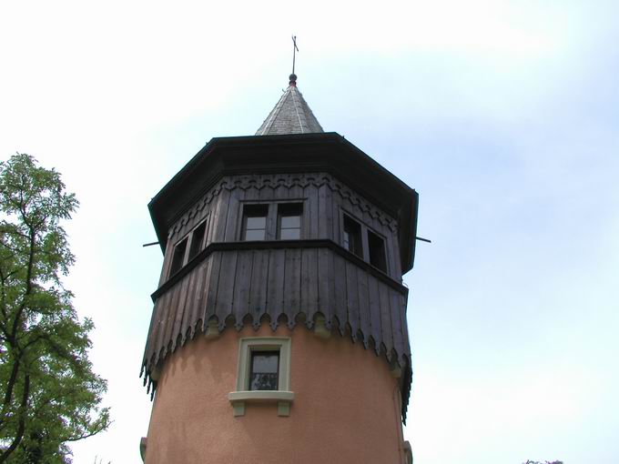 Schwedenturm: Holzverschalung