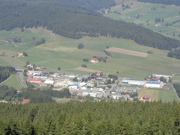 Hochfirst Aussichtsturm: Gewerbegebiet Titisee