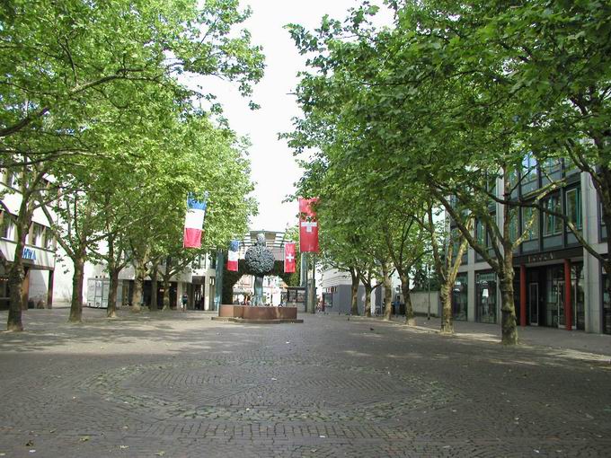 Brunnenskulptur Lebensbaum Lrrach