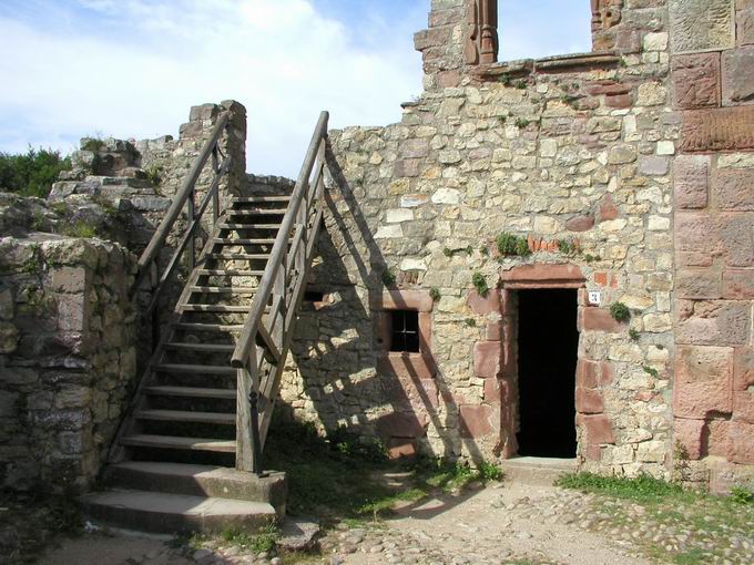 Burg Rtteln: Treppe zum Bergfried