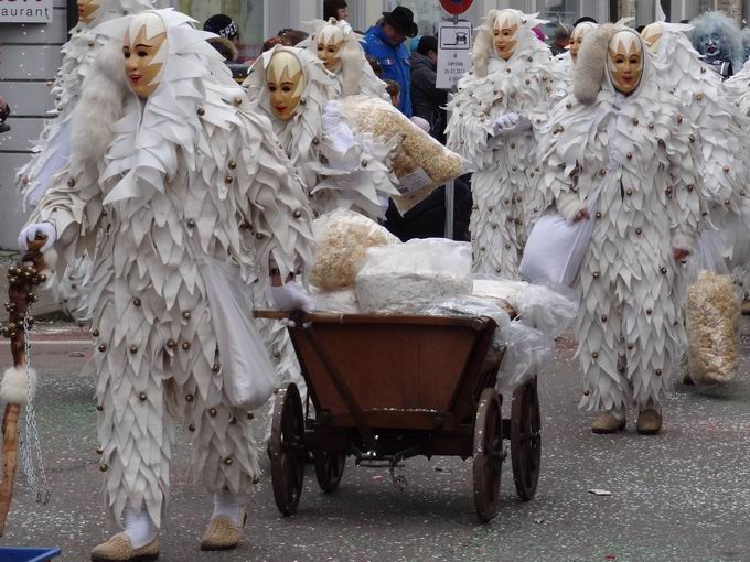 Wagen Lrracher Schneeschlle