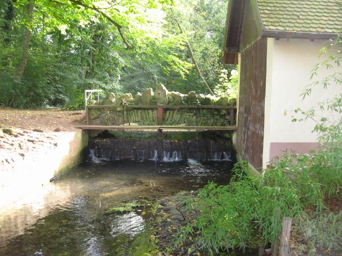 Schloss Hugstetten: Alte Steinbrcke